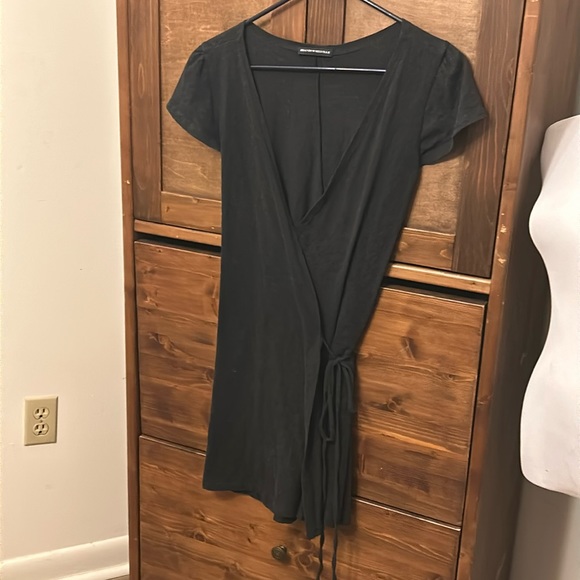 Brandy Melville Dresses & Skirts - Brandy Melville Wrap Dress